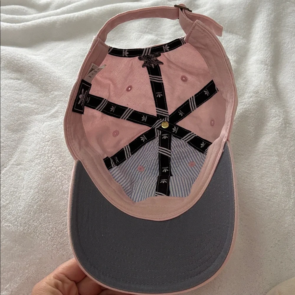 Hat Adidas originals pink‎ black accent color vintage